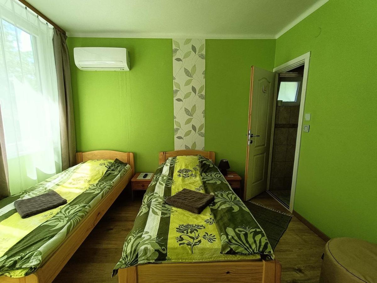 Toelgyfa Vendeghaz Hotel บาลาตอนส์เซแปซด์ ภายนอก รูปภาพ